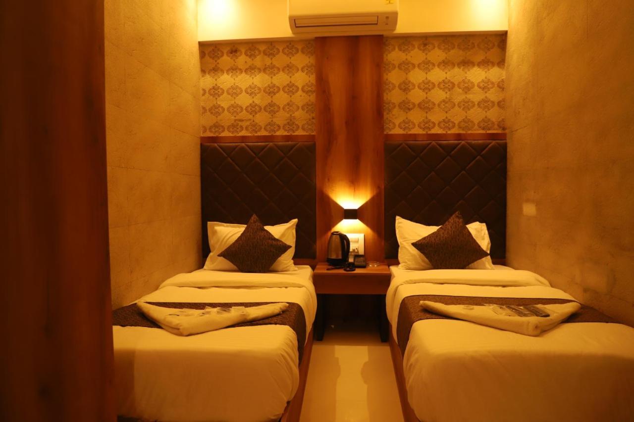 Hotel Sai Pritam Bombay Esterno foto