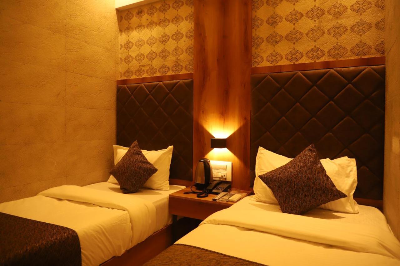 Hotel Sai Pritam Bombay Esterno foto