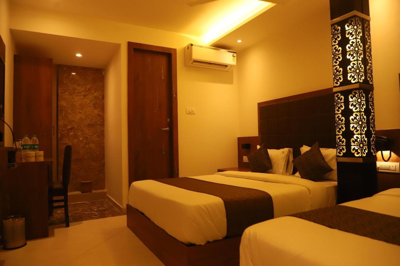 Hotel Sai Pritam Bombay Esterno foto