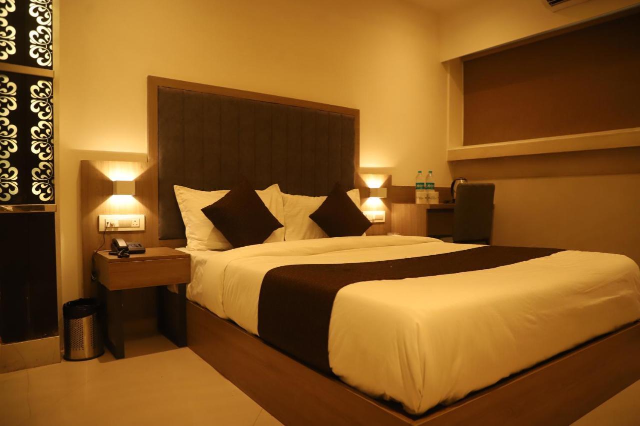 Hotel Sai Pritam Bombay Esterno foto