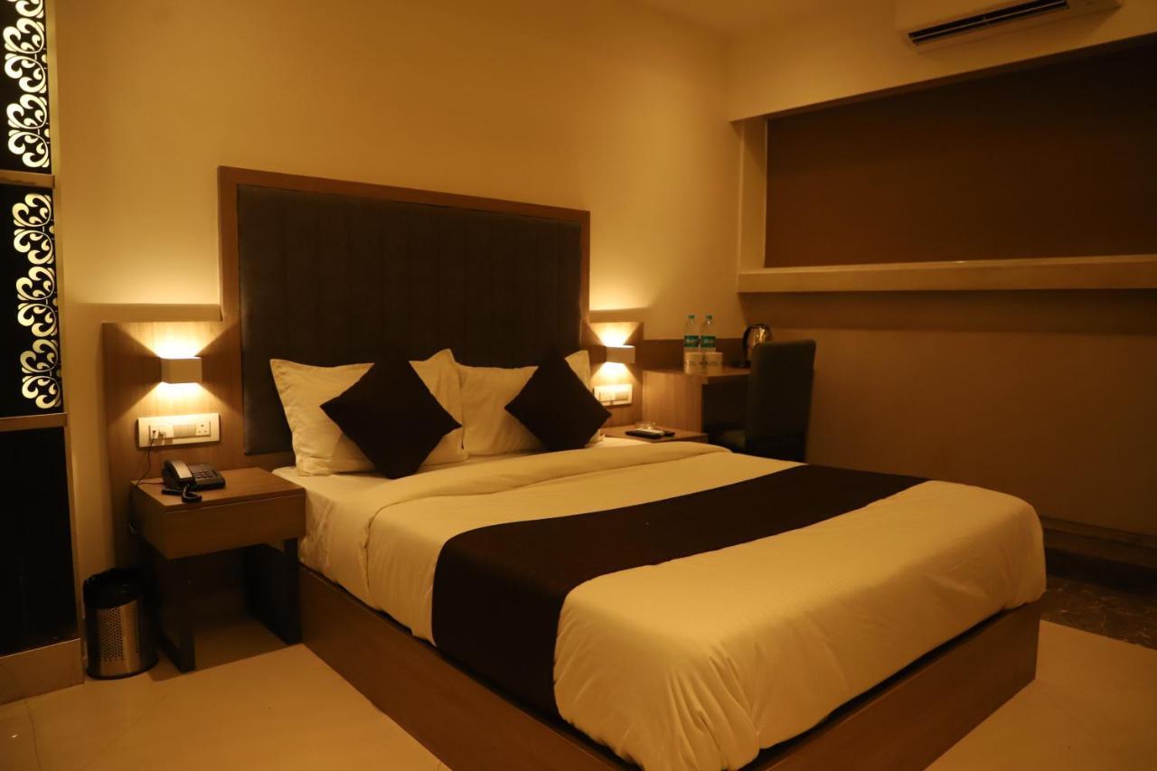 Hotel Sai Pritam Bombay Esterno foto