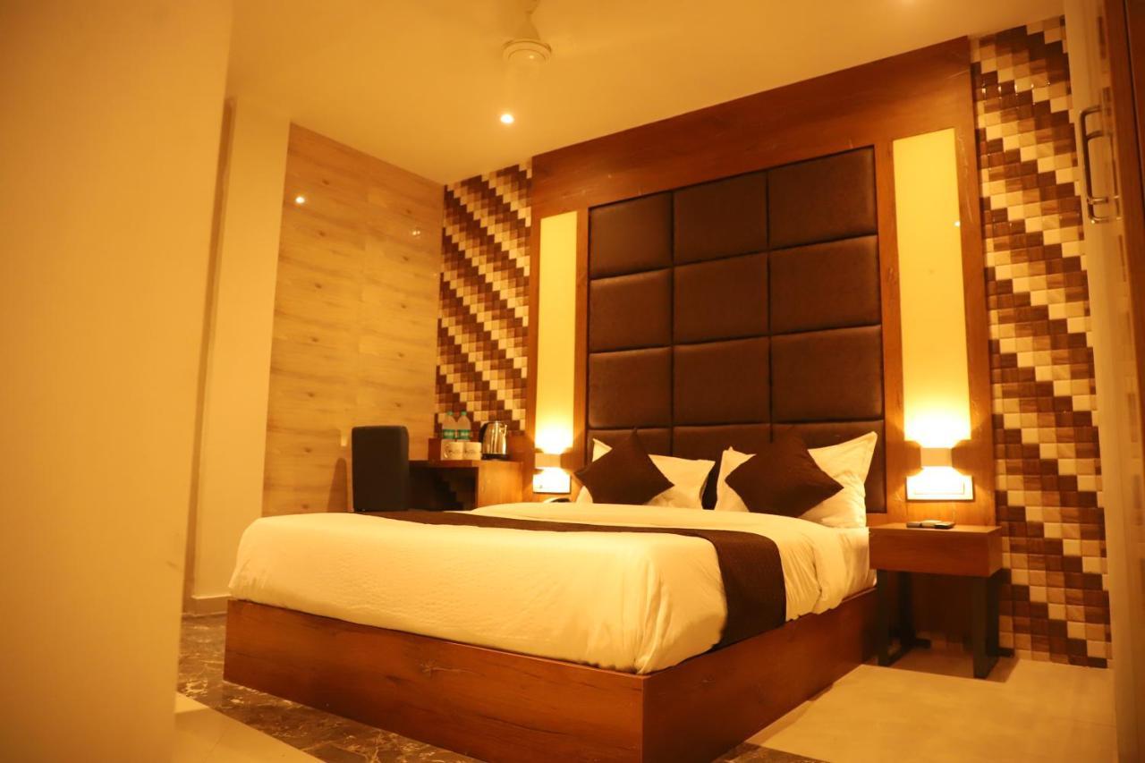 Hotel Sai Pritam Bombay Esterno foto