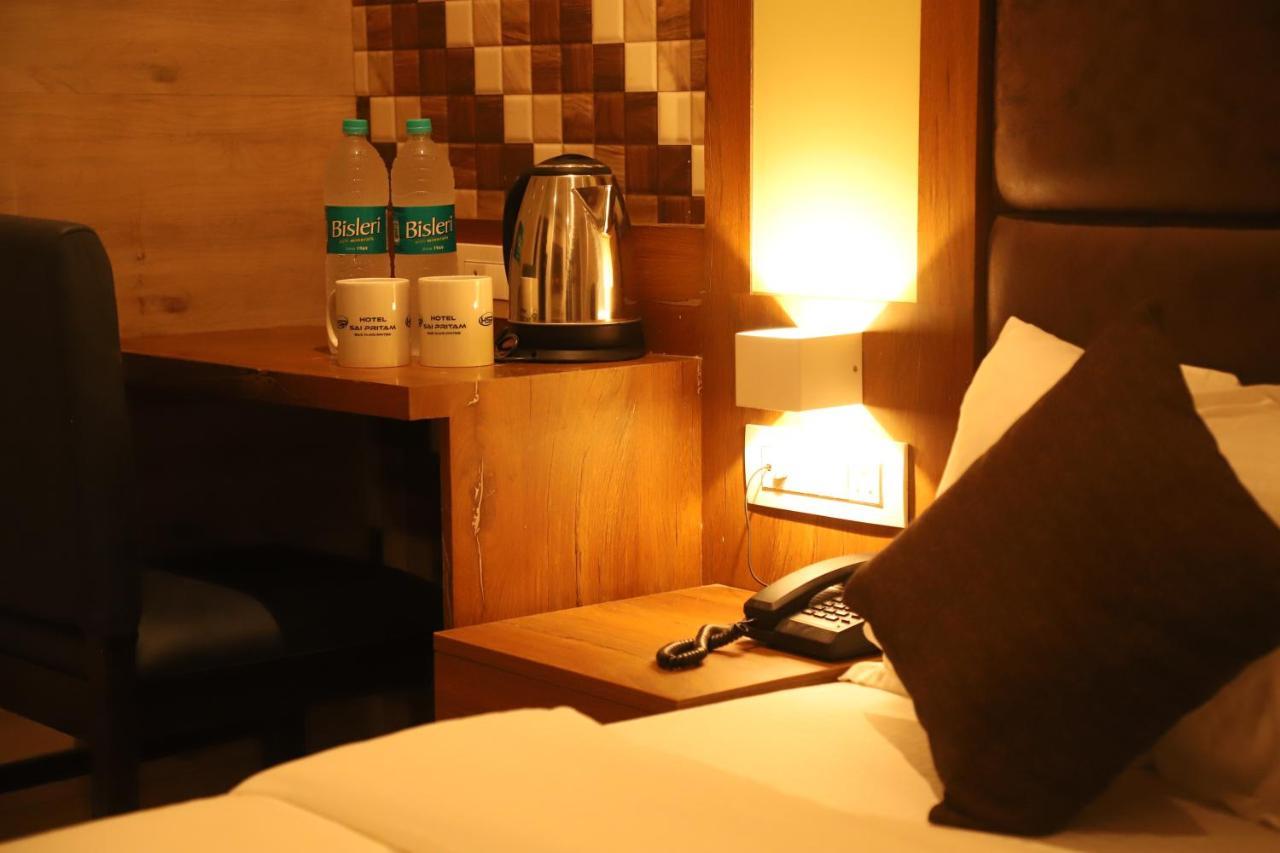 Hotel Sai Pritam Bombay Esterno foto