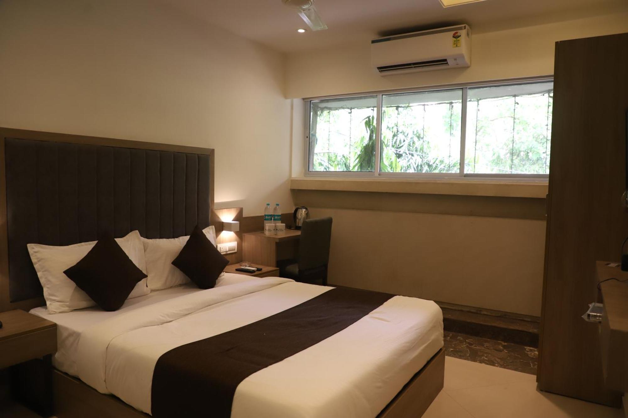 Hotel Sai Pritam Bombay Esterno foto